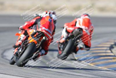 media/Dec-01-2025-Moto Forza (Mon) [[2daa91e15f]]/1-Advanced Group/Session 2 Turn 11 Backside/
